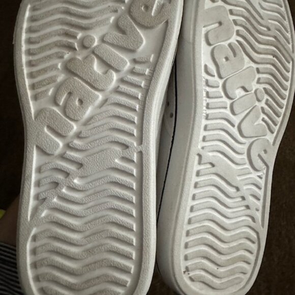 Native Miles Shoes size J3 - Picture 2 of 2